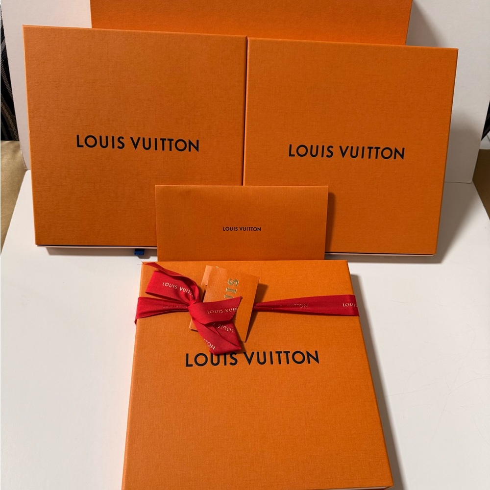 Louis Vuitton Orange Box with Red and Blue Accents - Picture 10 of 15